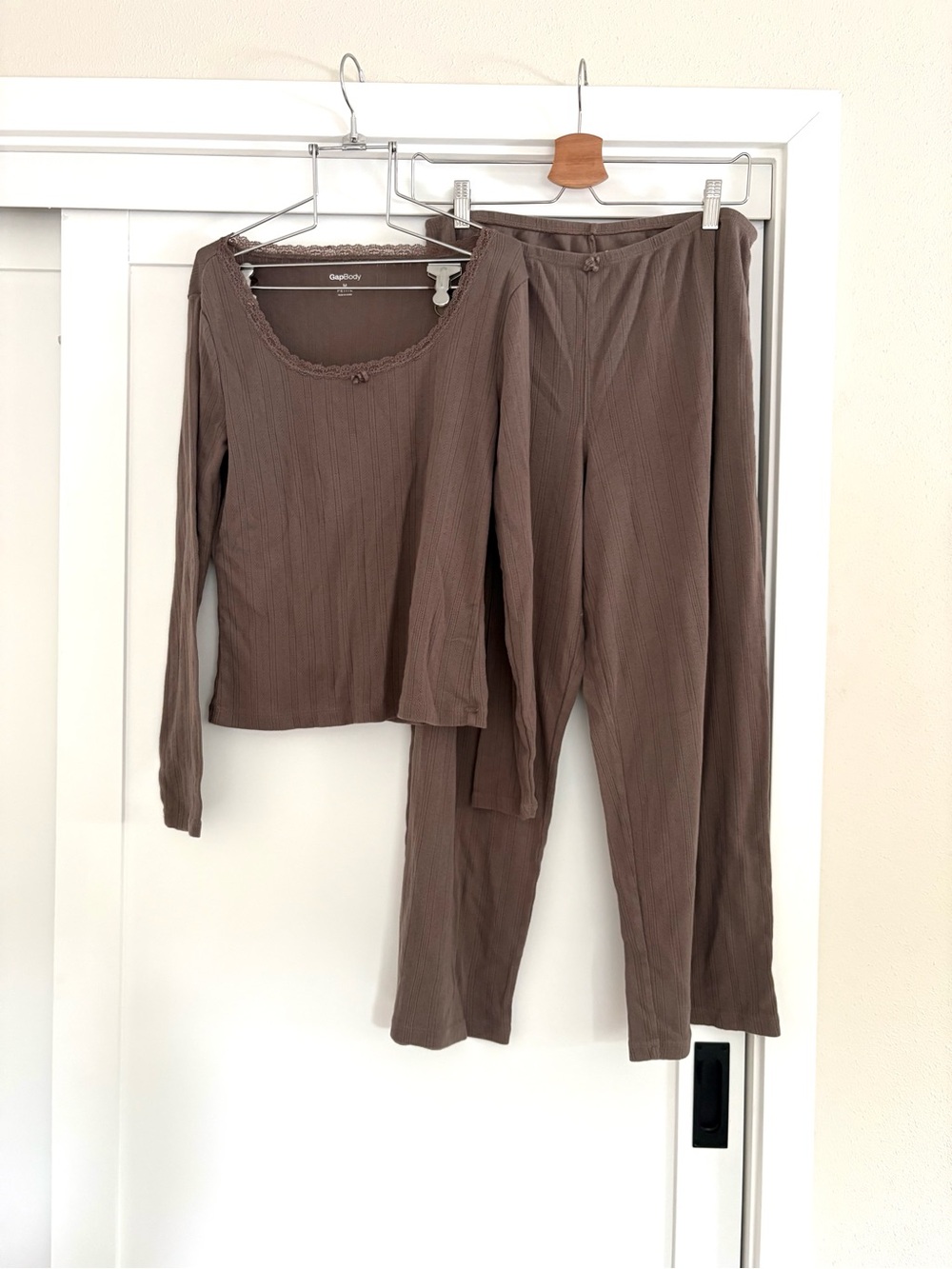 Gap Pointelle PJ Set in Plymouth Rock size medium petite